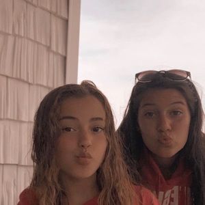 Meet your Posher, Gia and kady